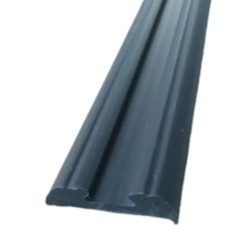 Base PVC 40 Mm Na Cor Preta E Friso Em Aço Inox 27 Metros