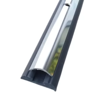 Base PVC 40 Mm Na Cor Preta E Friso Em Aço Inox 27 Metros